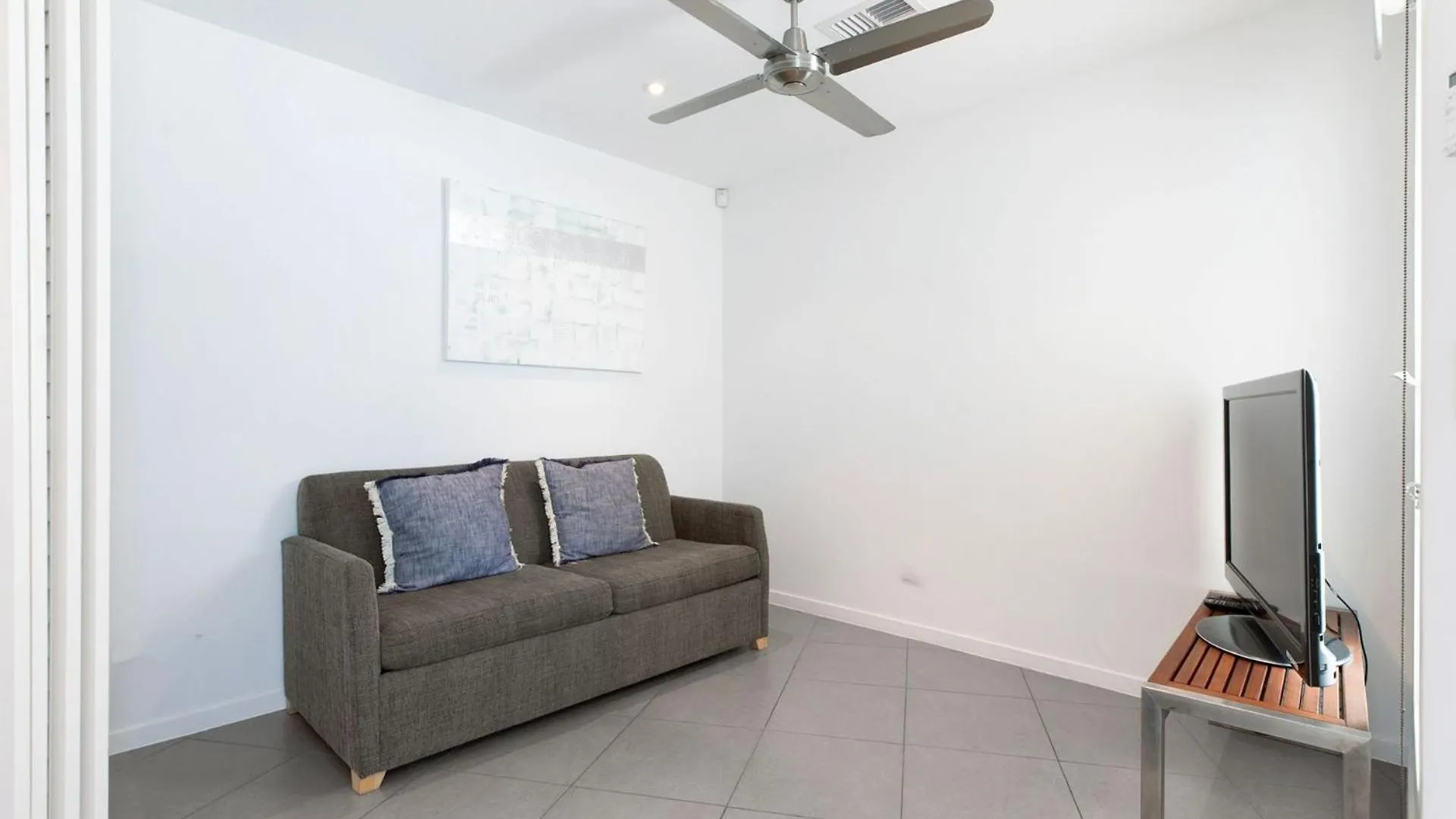 1 Alpha - Lovely And Spacious 3 Bed Apartment All On One Level Lift Pool Air Con Garden Outlook Саншайн-Бич
